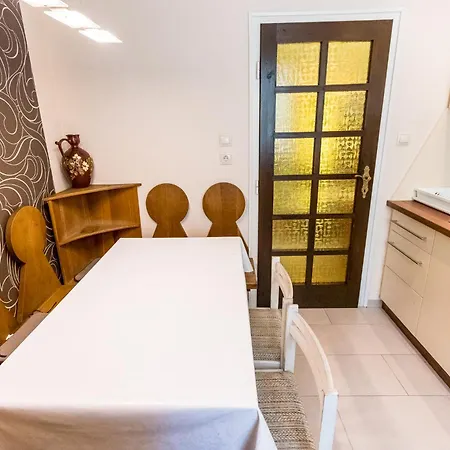 Leander Διαμέρισμα *